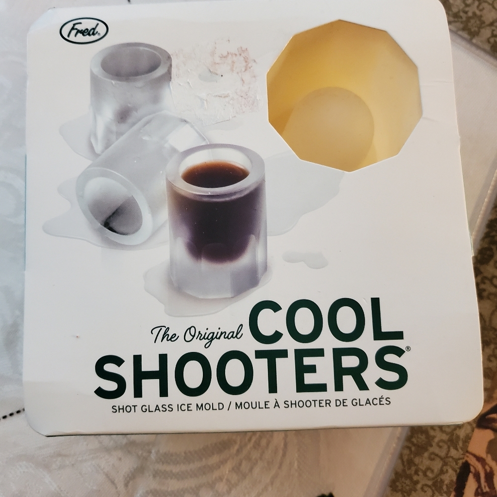 NWOT Genuine Fred Cool Shooters Shot Glass Ice Mold